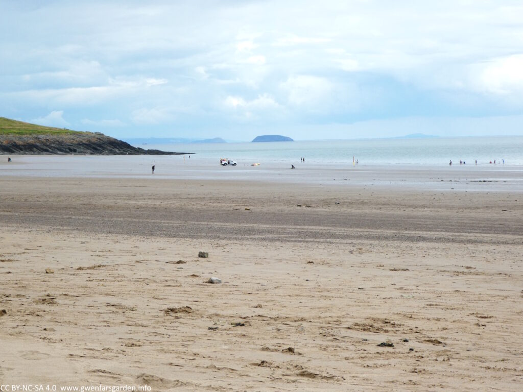 And overview of the beach looking from the sand out to the sea. You can see Steepholm Island in the distance.